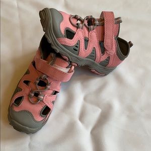 Lands End closed toe water hiking shoe EUC